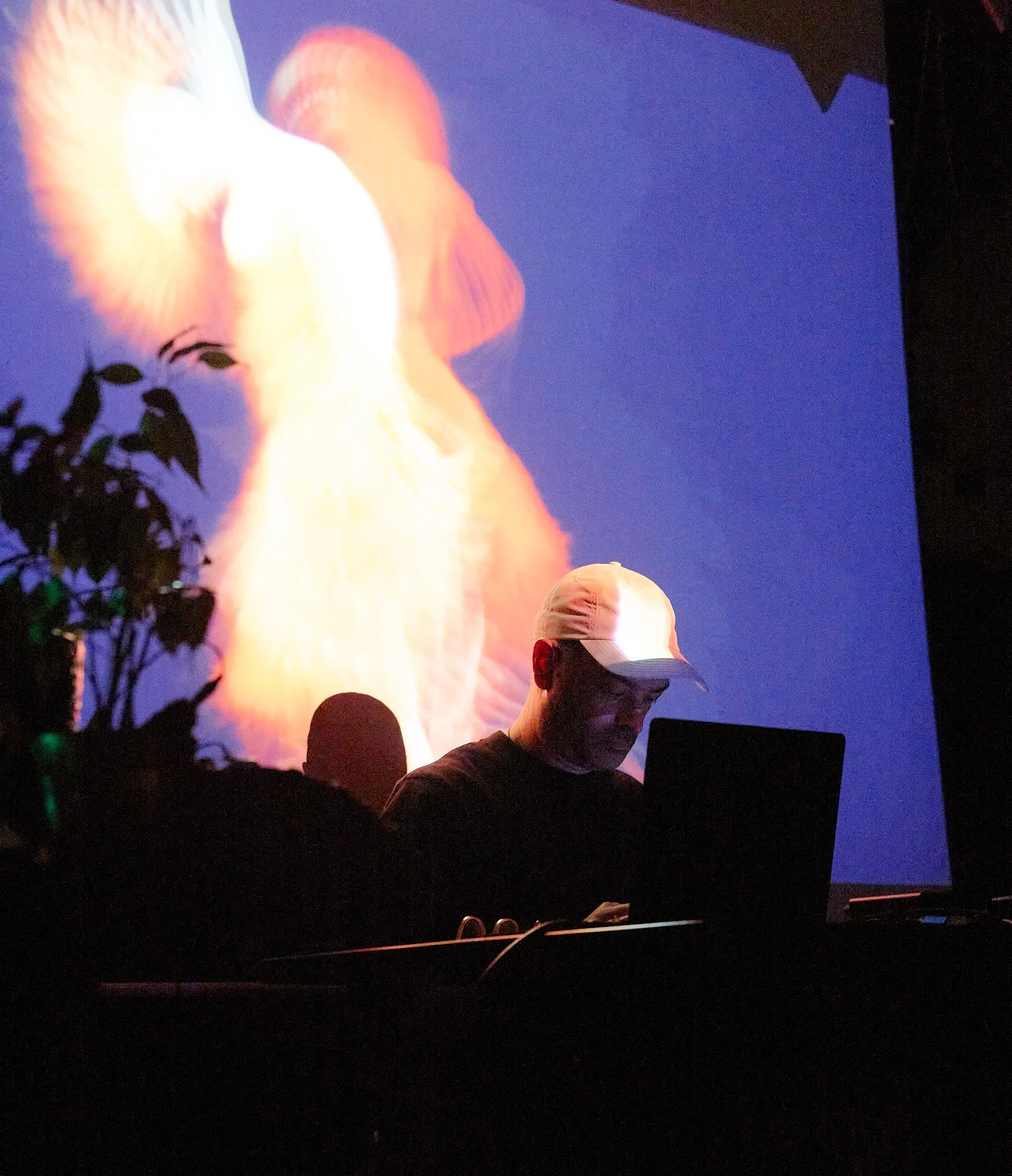 02 DAiNCING - BEN MOON - DARKROOM FESTIVAL.jpg