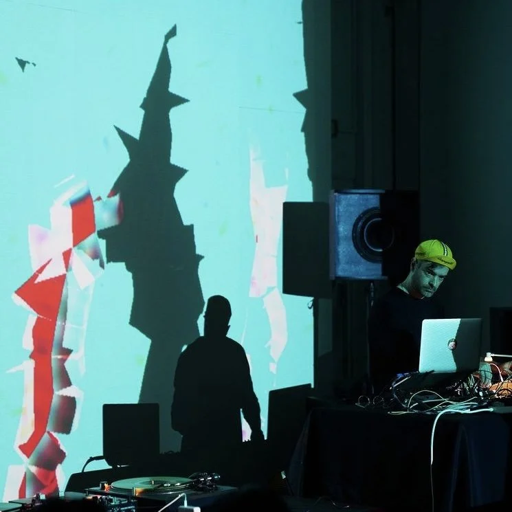 AVBENMOON LIVE AV19.jpg