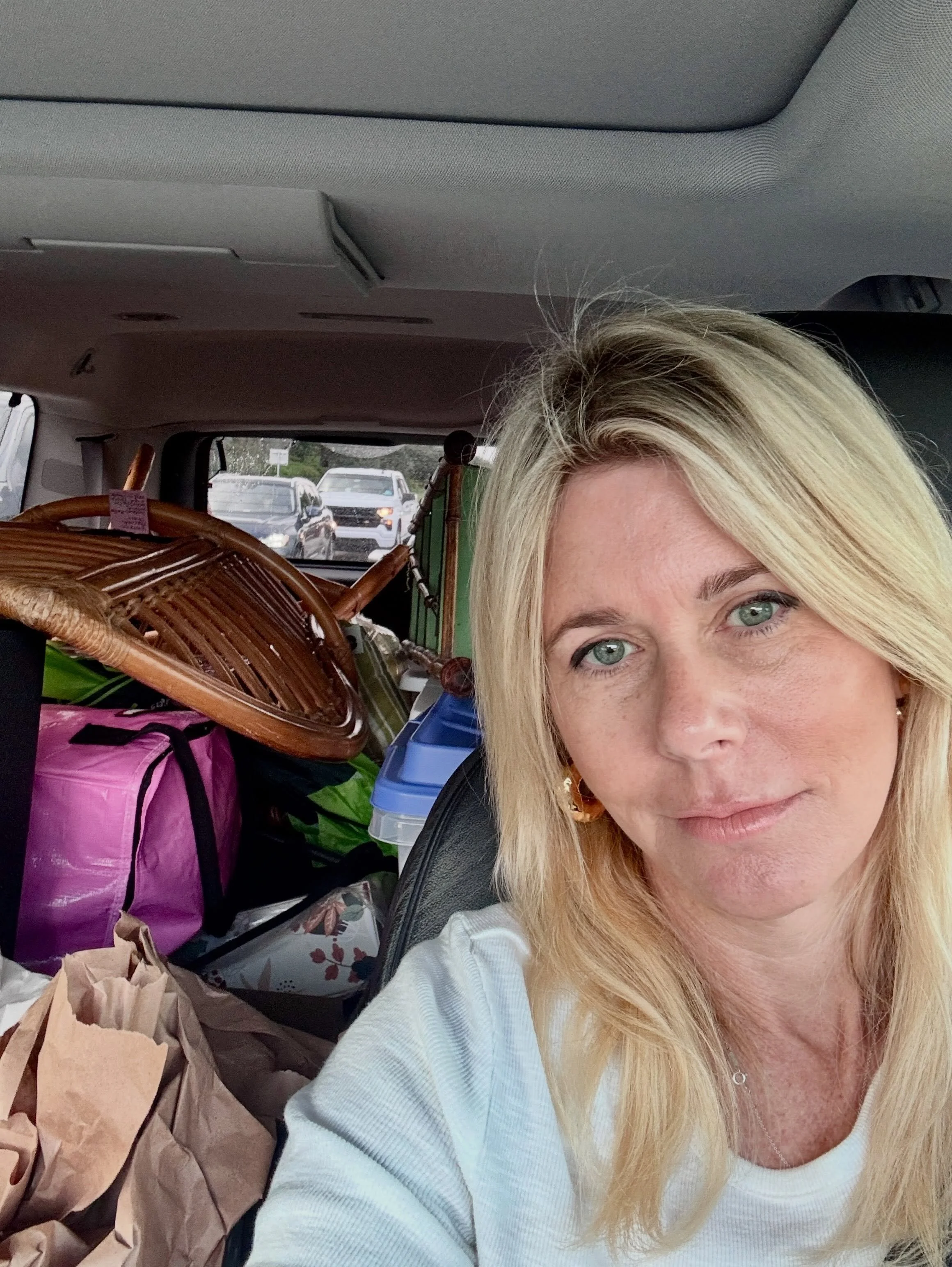 It started as one of those CRAZY days. 🤪

Torrential downpours. A car packed absolutely to the brim. Furniture, linens, flowers, boxes, bags&hellip; basically anything that would fit. And me wondering if I had completely lost my mind. 😂 {I have}

B
