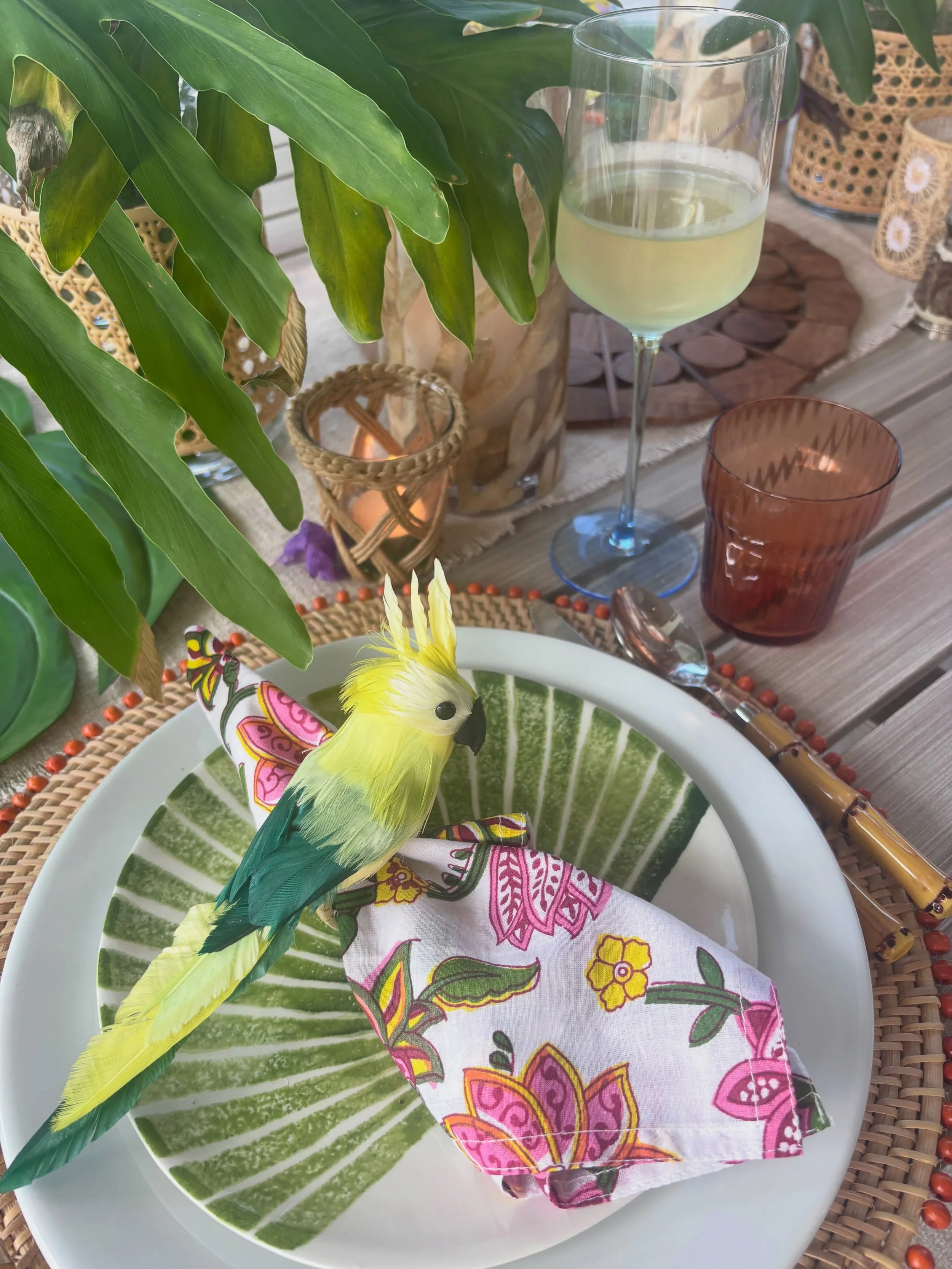 Is &ldquo;fall&rdquo; coming to South Florida? We can only hope &hellip;One last taste of summer. 🌿

A late-summer dinner al fresco with good friends, a big pan of paella, and I had fun with a table full of color, texture and a few unexpected guests