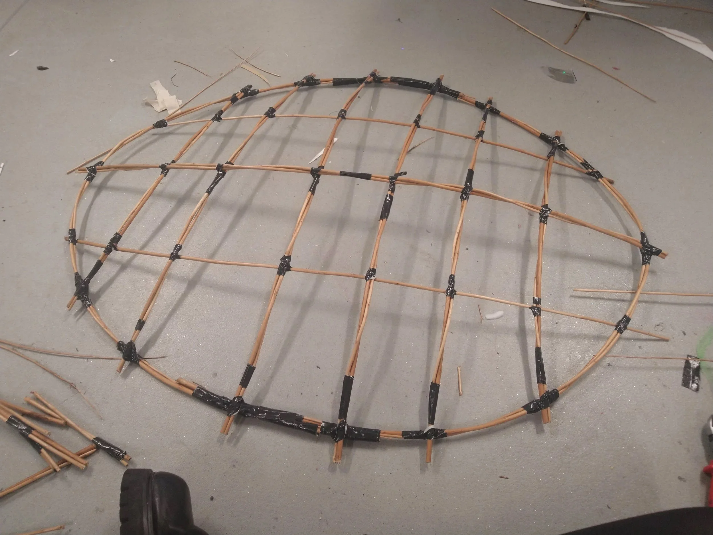 Withy head base structure