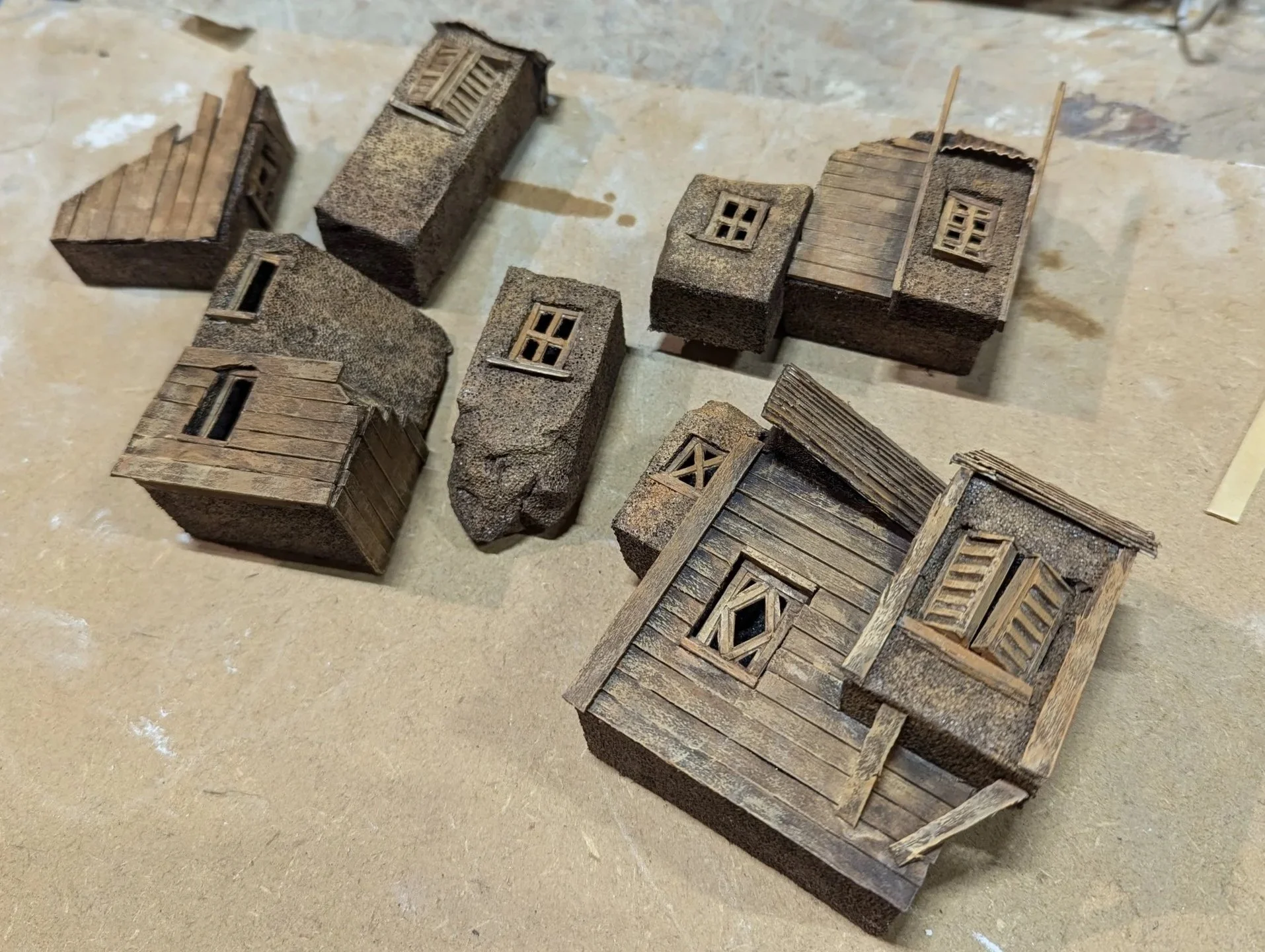 Model houses from reused packaging foam 