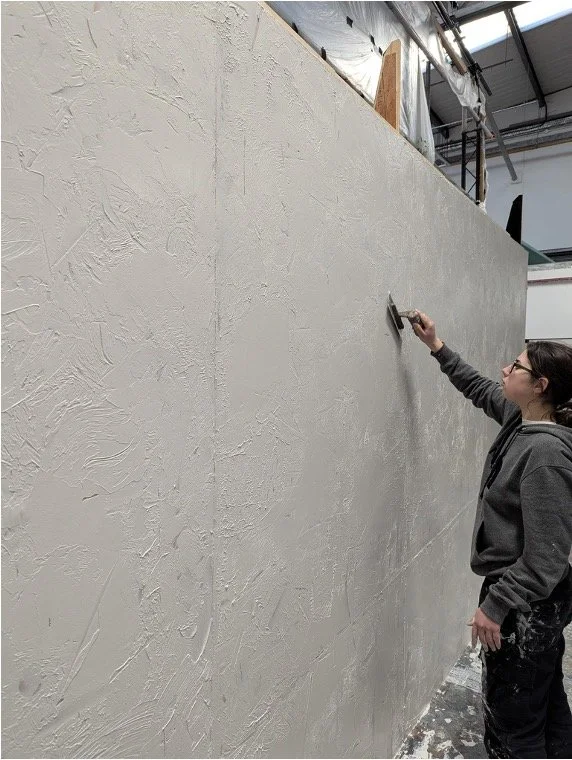 Texturing the Fresco mural with Artex