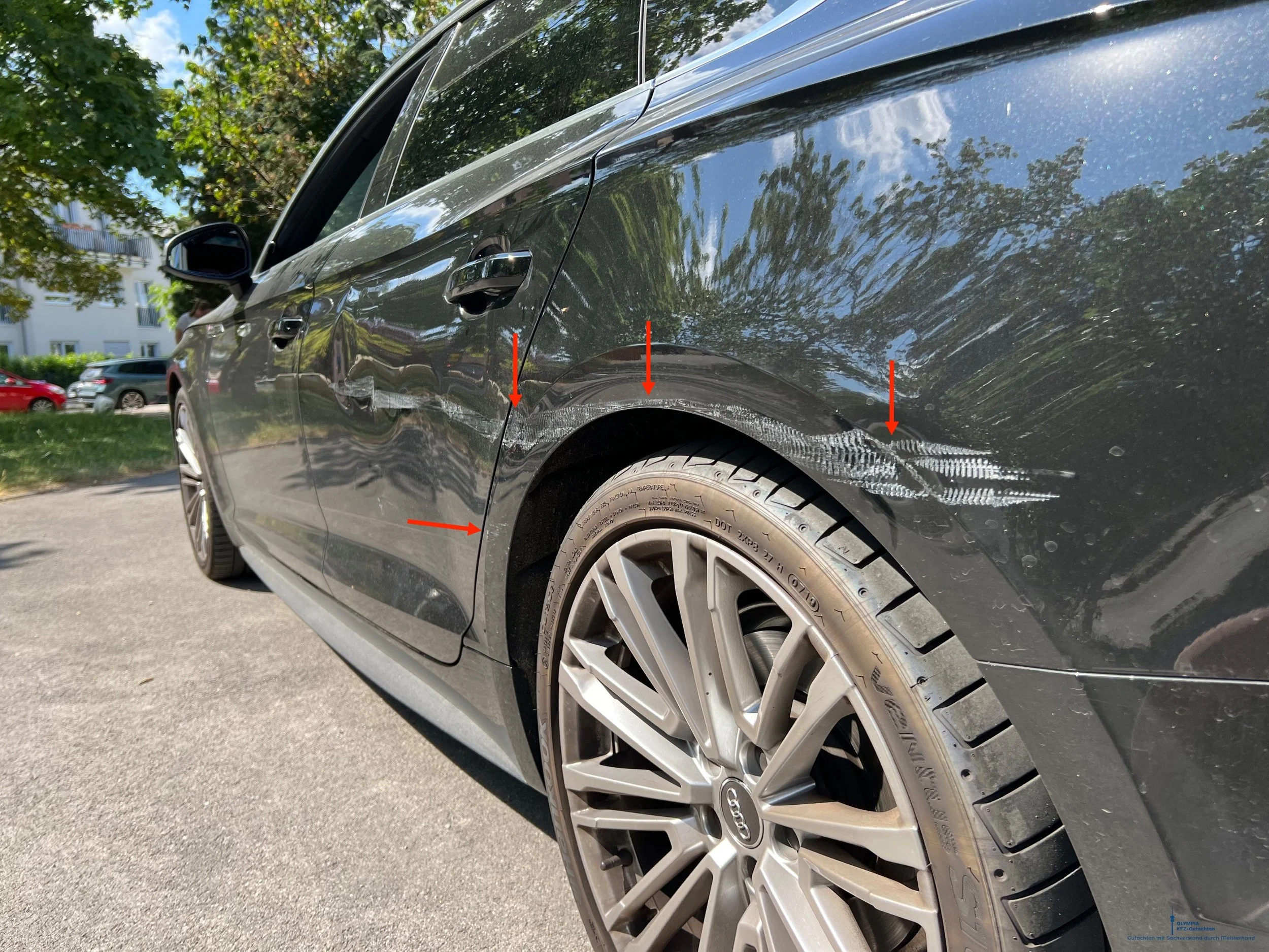 Schadenübersicht am Seitenteil hinten links bei einem Audi – mit Schadensmarkierungen dokumentiert von Olympia Kfz-Gutachten