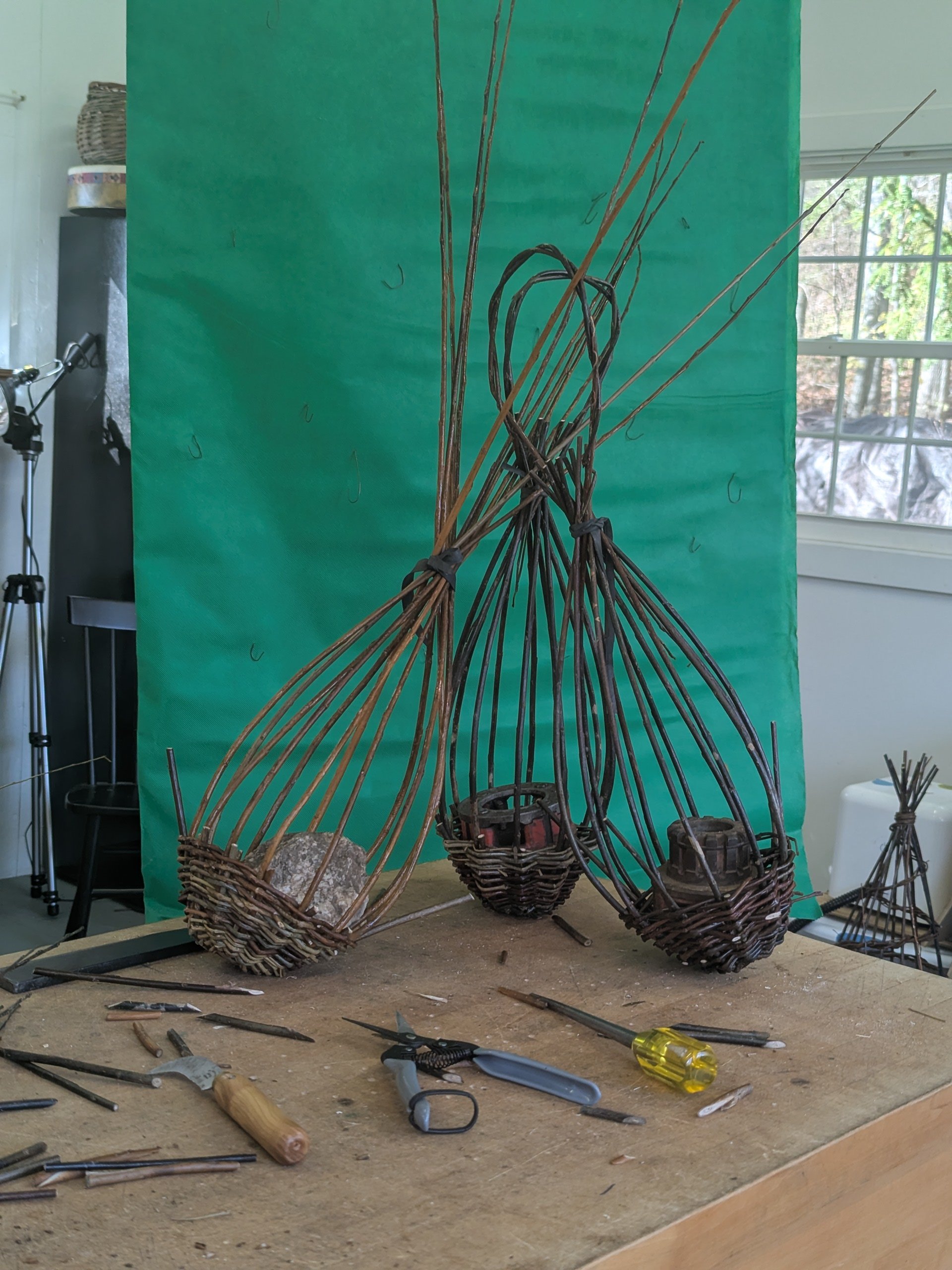 Weaving a Willow Bird Feeder