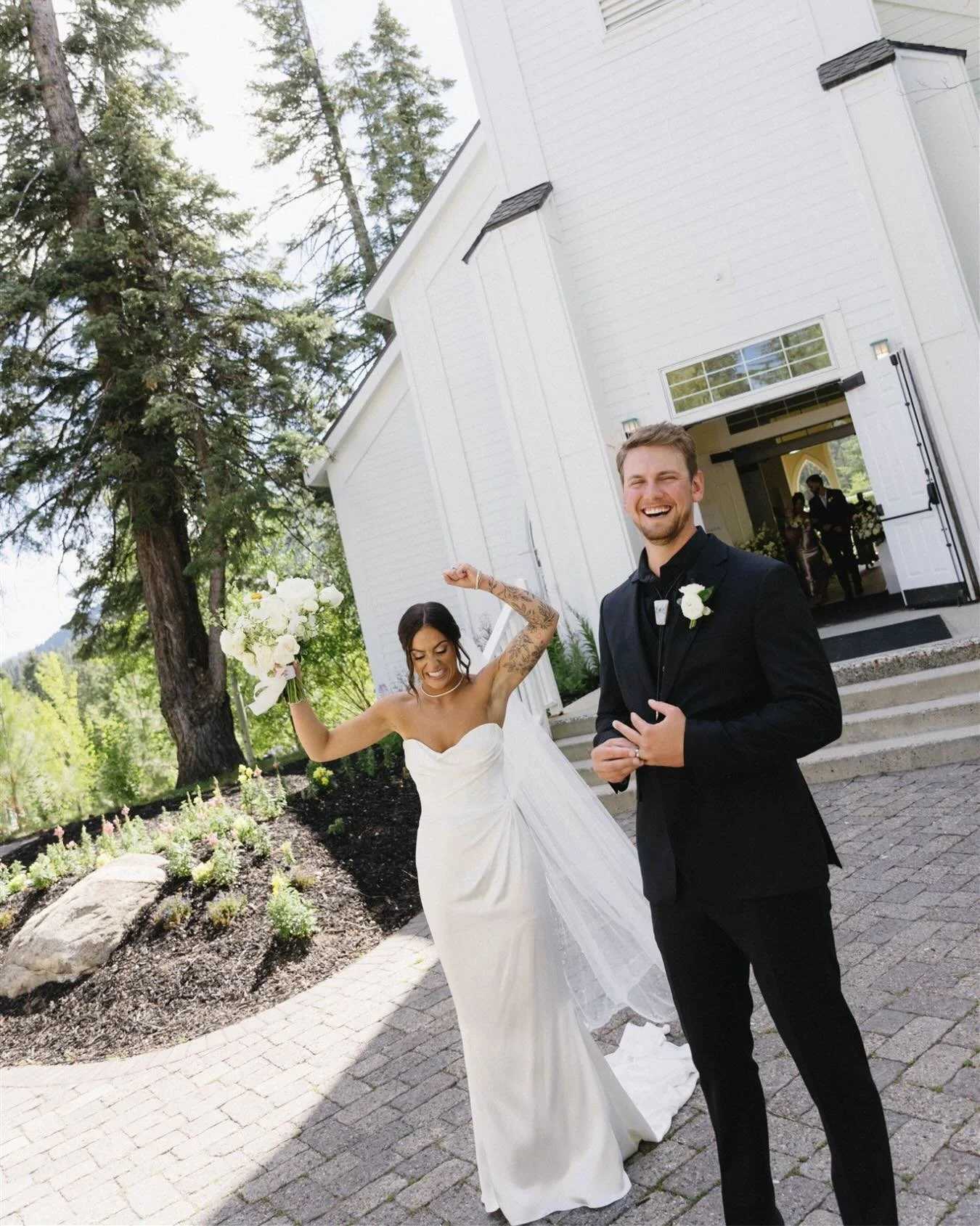 Y&rsquo;all LOOK AT HER FACE AFTER GETTING MARRIED- THATS THE LOVE WE WANT! 
My obsession with Mads and Ryan is probably clinical but I mean, LOOK AT THEM!! THIS DAY WAS AMAZING ✨