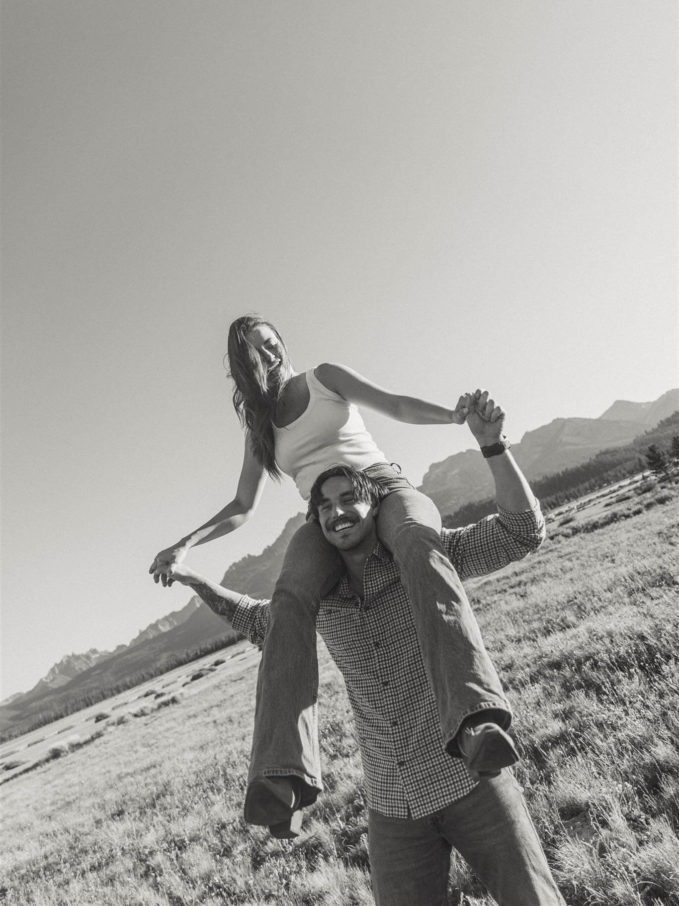 A moment for the kind of raw beauty that black and white images hold 🤍🖤