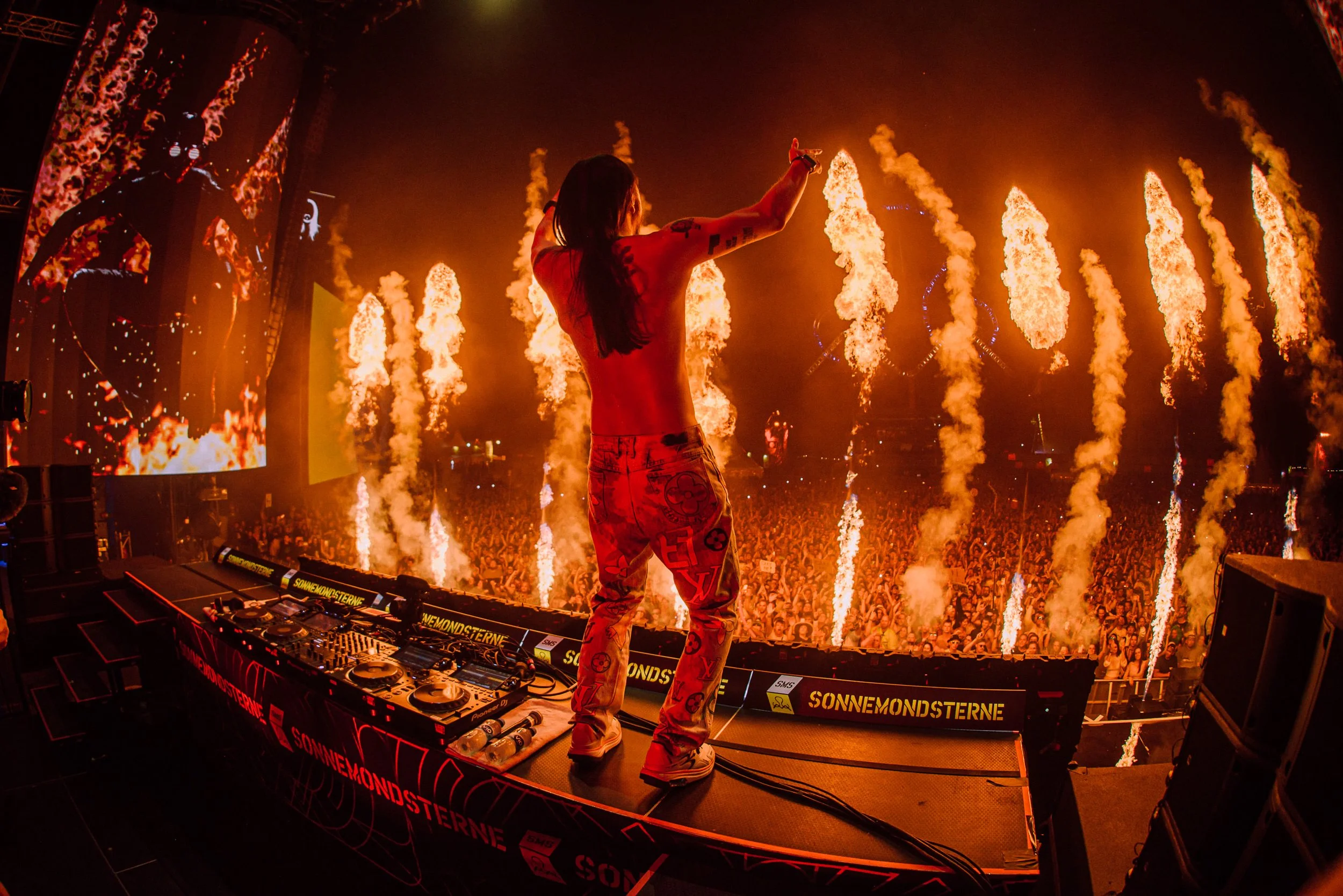 2024_STEVE-AOKI_EUROPEAN-TOUR_SONNEMONDSTERNE-JBPHOTO--4291.jpg