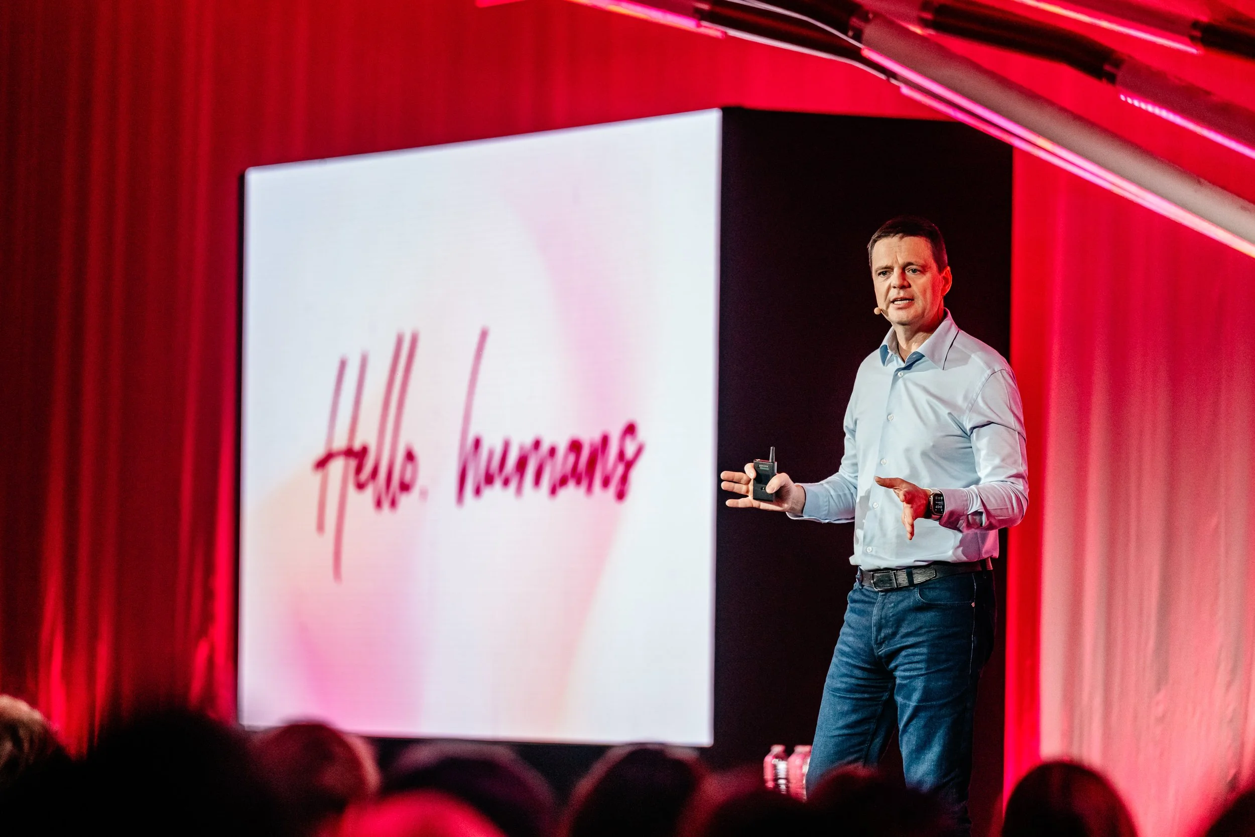 2026-10-20100613_WORKHUMAN-PARIS_ALIVE-JBPHOTO.jpg