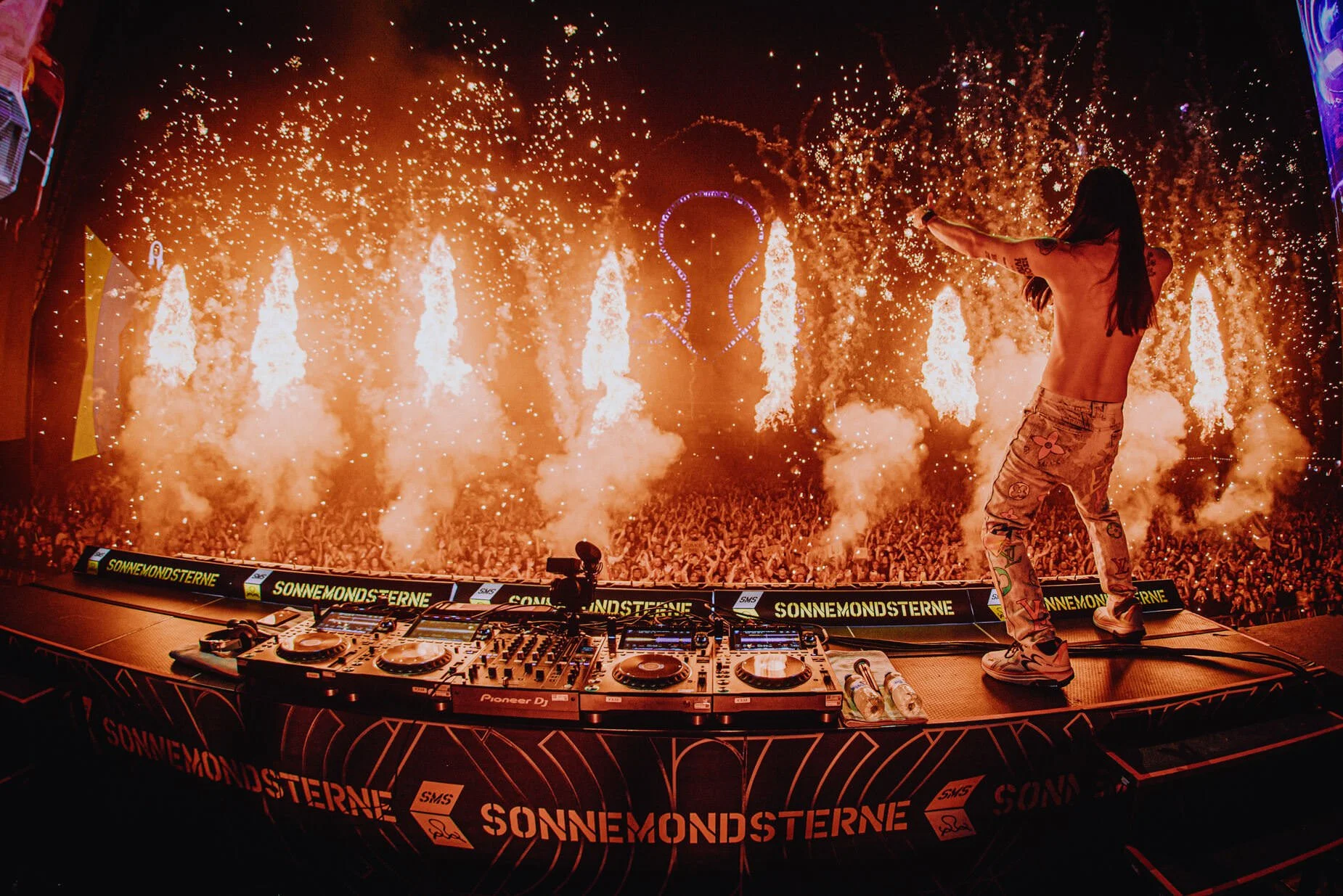 Steve Aoki in Germany by James Bridle 2024