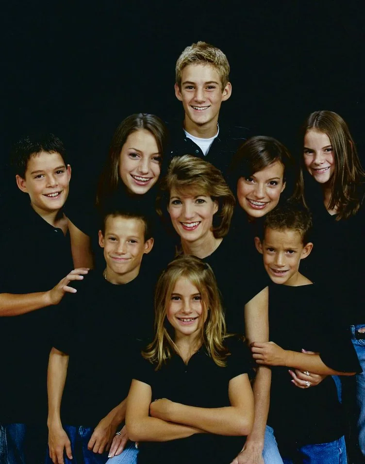 Lori with her kids in 2005