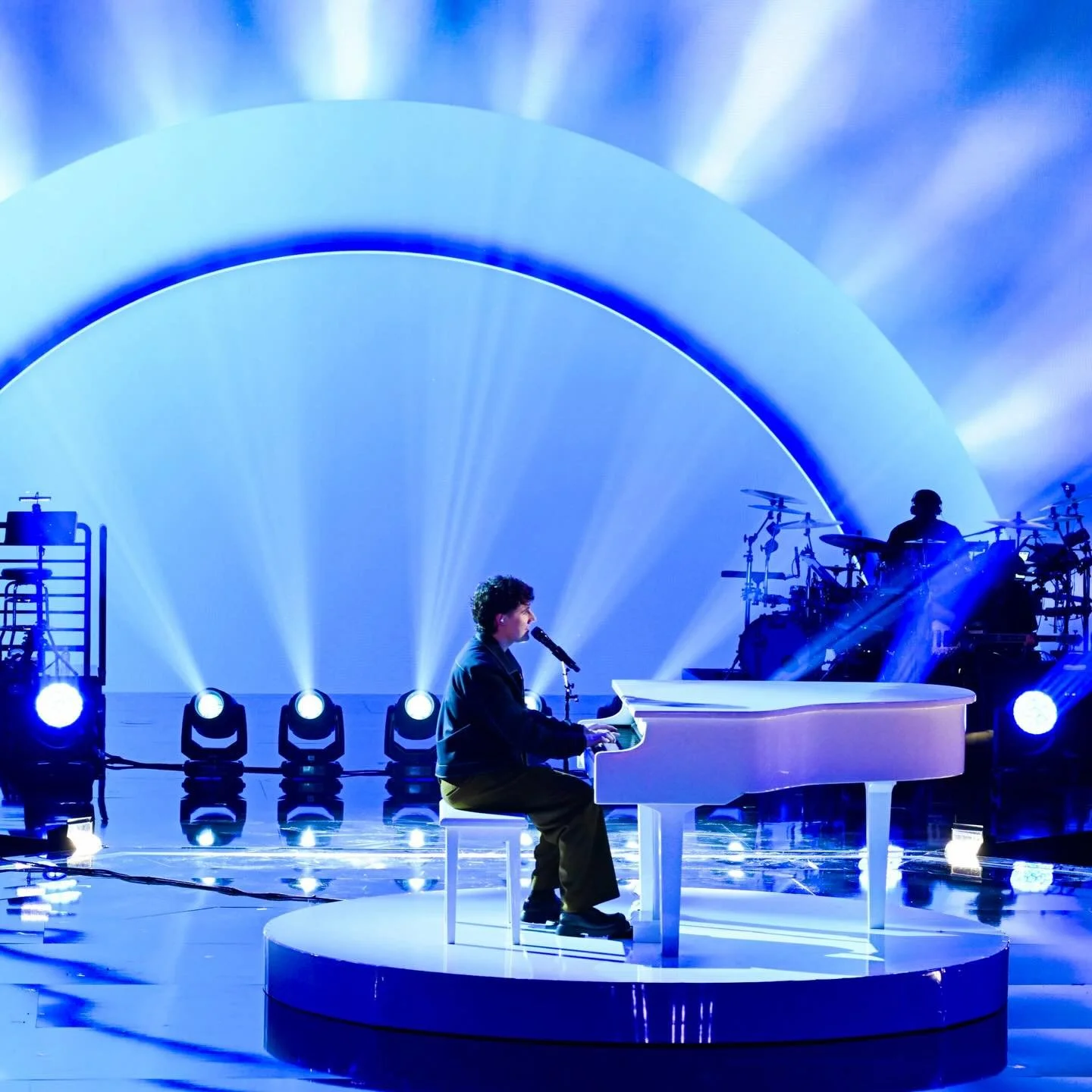 💙💚FINALE BOUND💚💙

‼️So beyond grateful&hellip; TEAM LEGEND FINALIST‼️

To my fellow #TeamLegend Semi-Finalists @syd.millevoi and @k.j._willis &hellip; from the bottom of my heart, I love y&rsquo;all. Not only are you guys some of the best singers