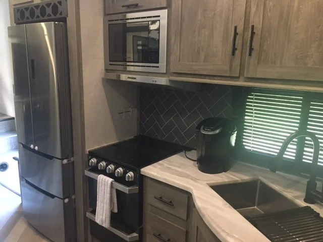 TFRV02-2022 Salem Hemisphere 356QB-4.JPG