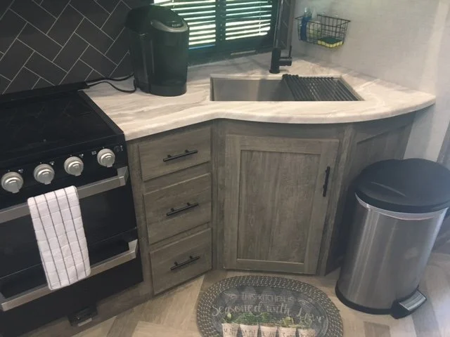 TFRV02-2022 Salem Hemisphere 356QB-5.JPG