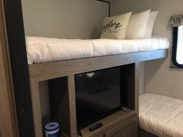 TFRV24-2021 Keystone Hideout 318BR-10.JPG