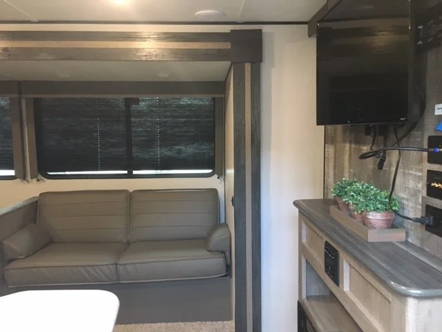 TFRV24-2021 Keystone Hideout 318BR-11.JPG