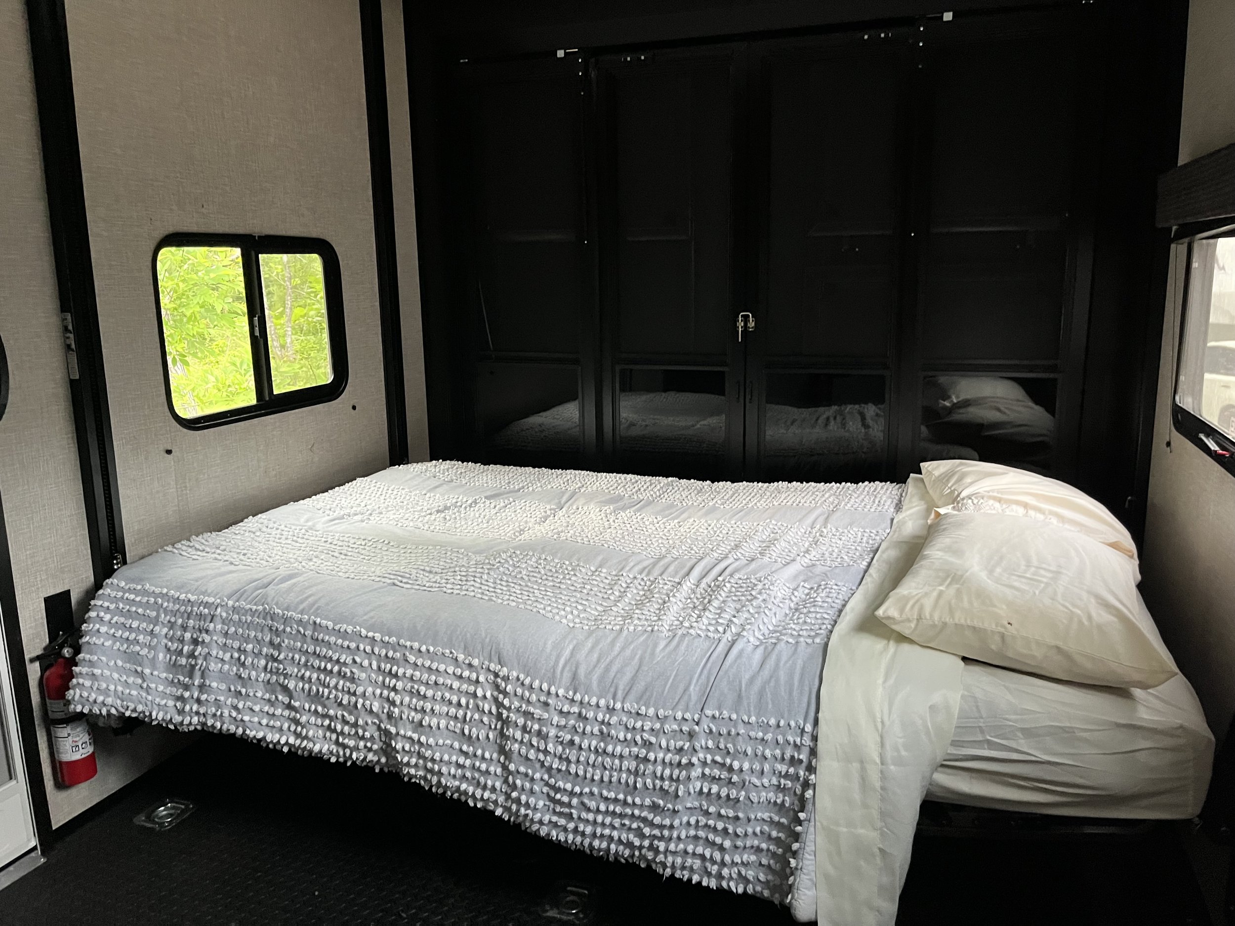 TFRV49-Seismic Toy Hauler 3.jpg