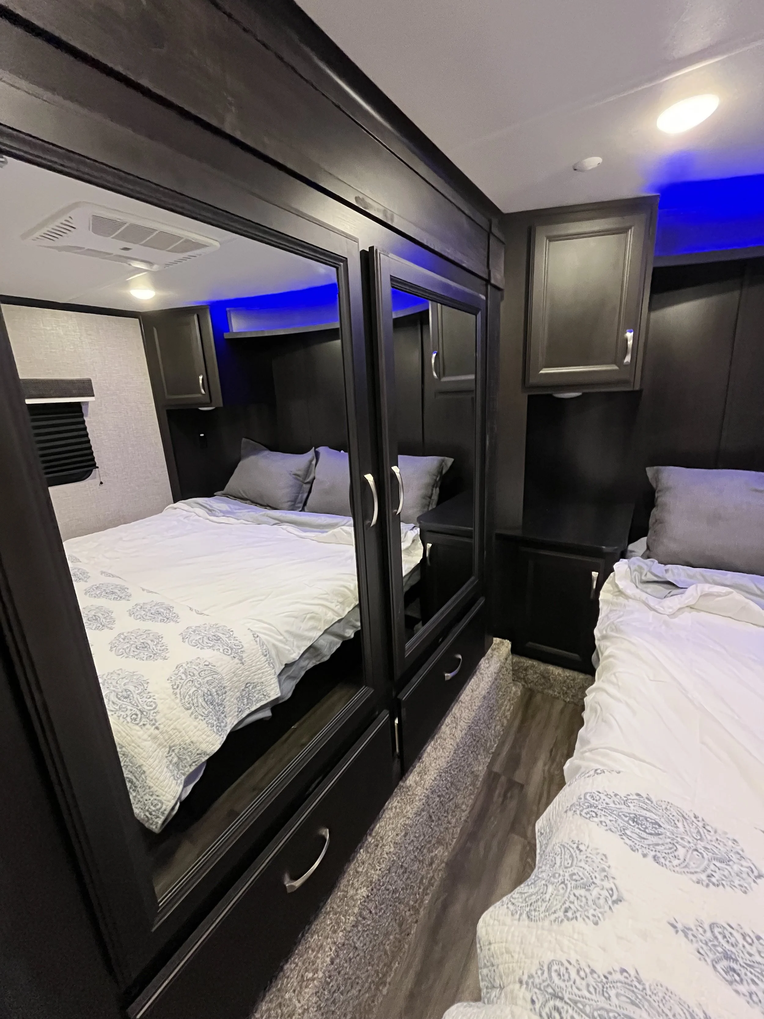 TFRV49-Seismic Toy Hauler 6.jpg