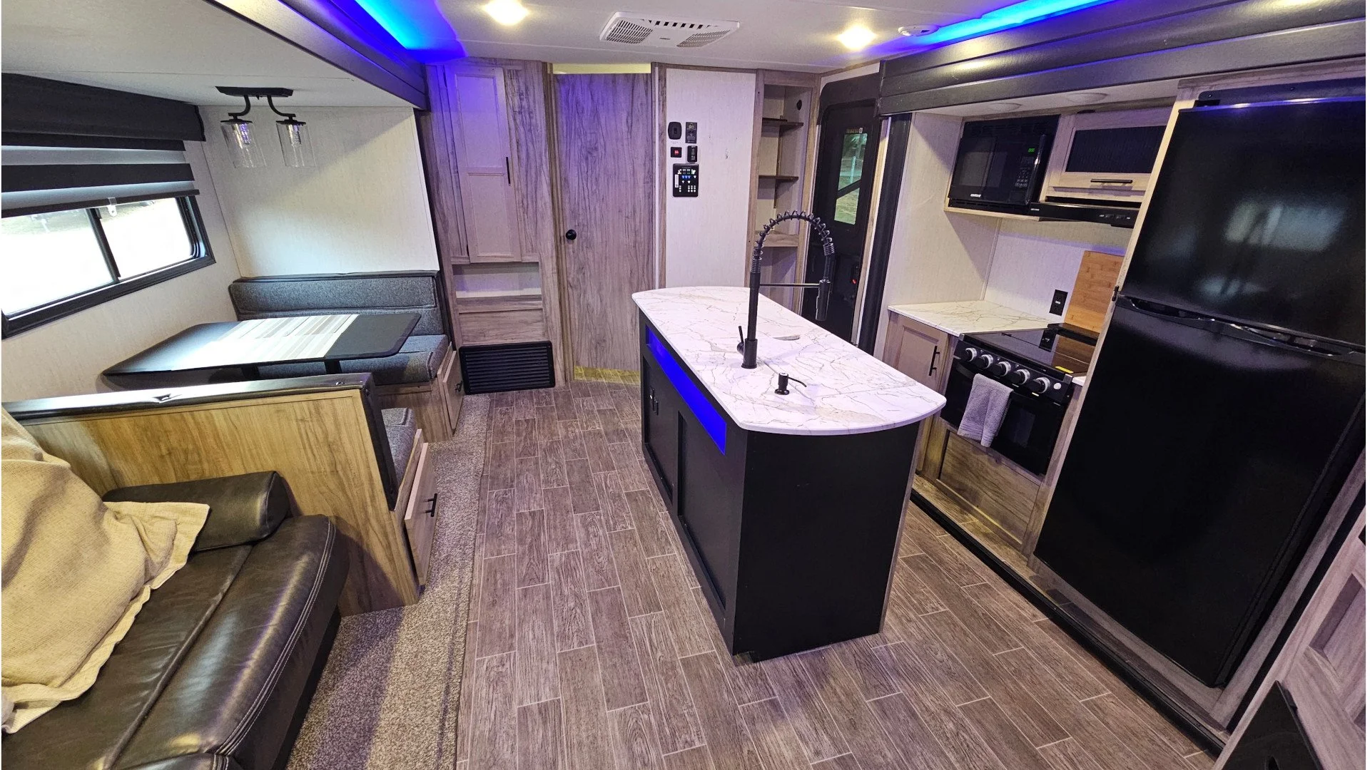 Cherokee Alpha Wolf 8.jpg