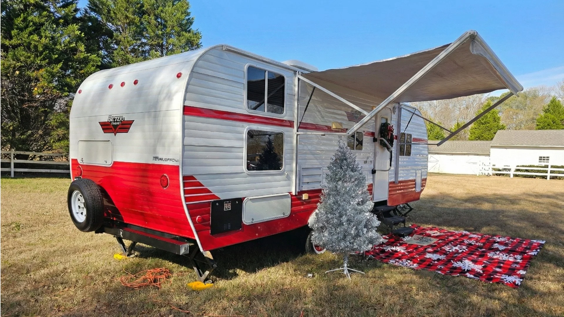 Riverside Retro 2.jpg