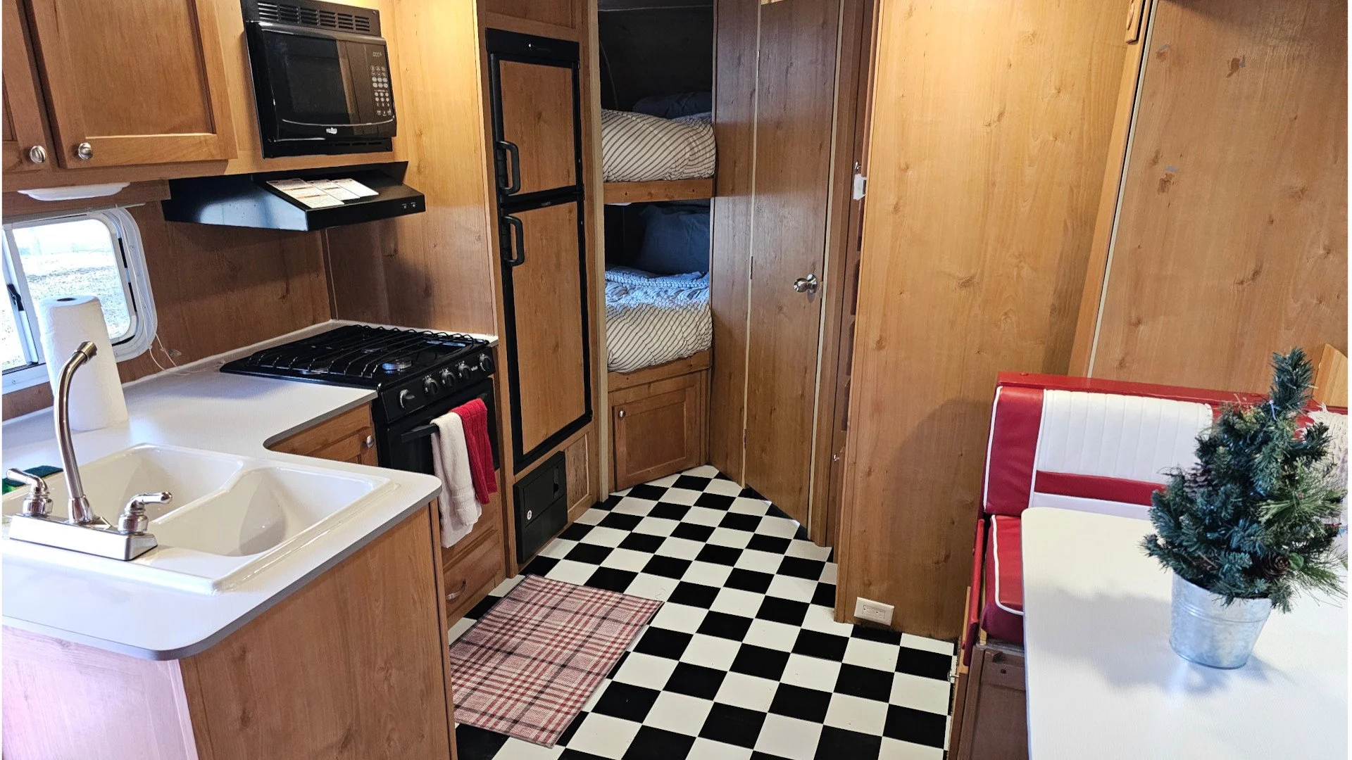 Riverside Retro 7.jpg