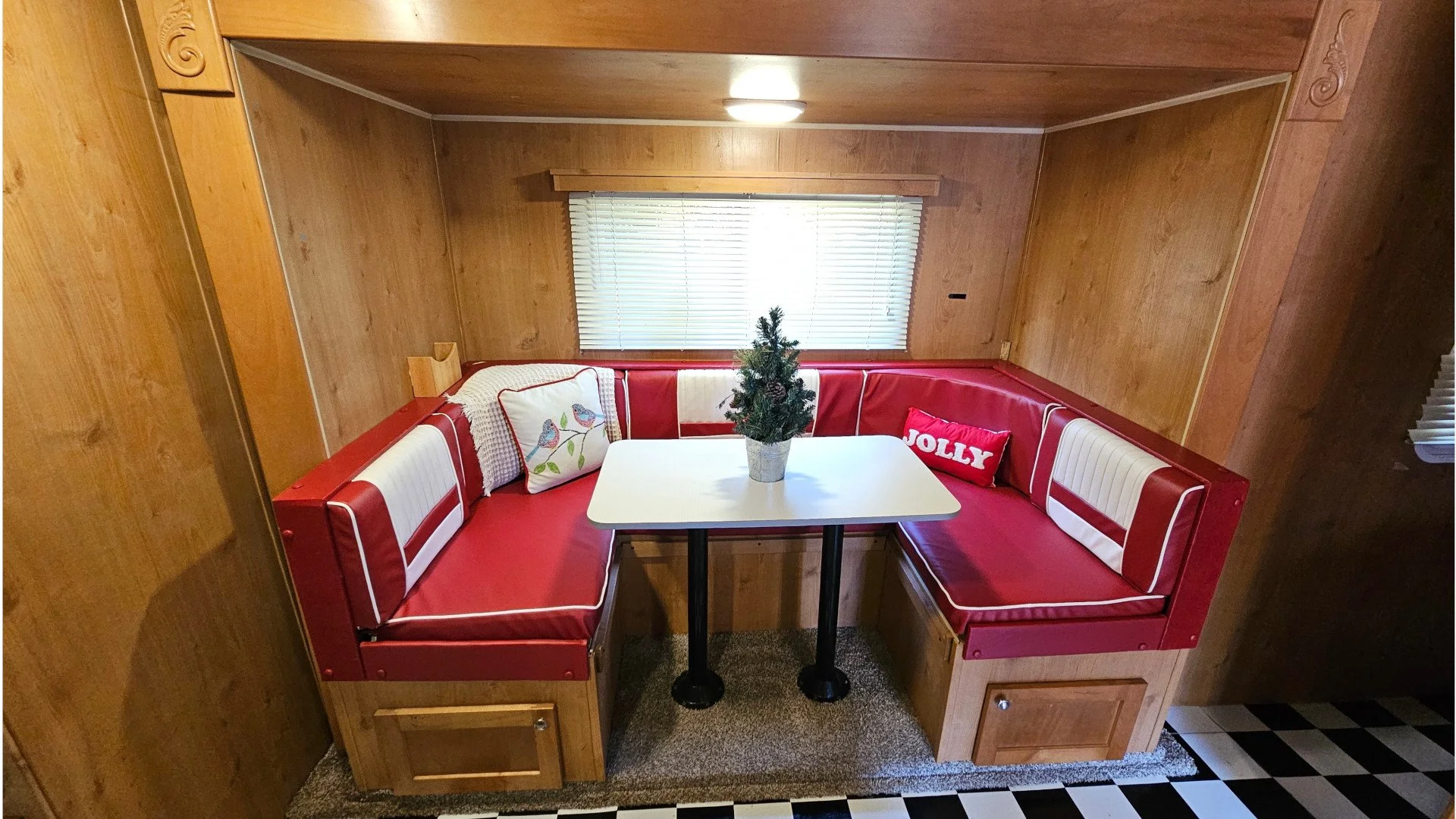 Riverside Retro 8.jpg