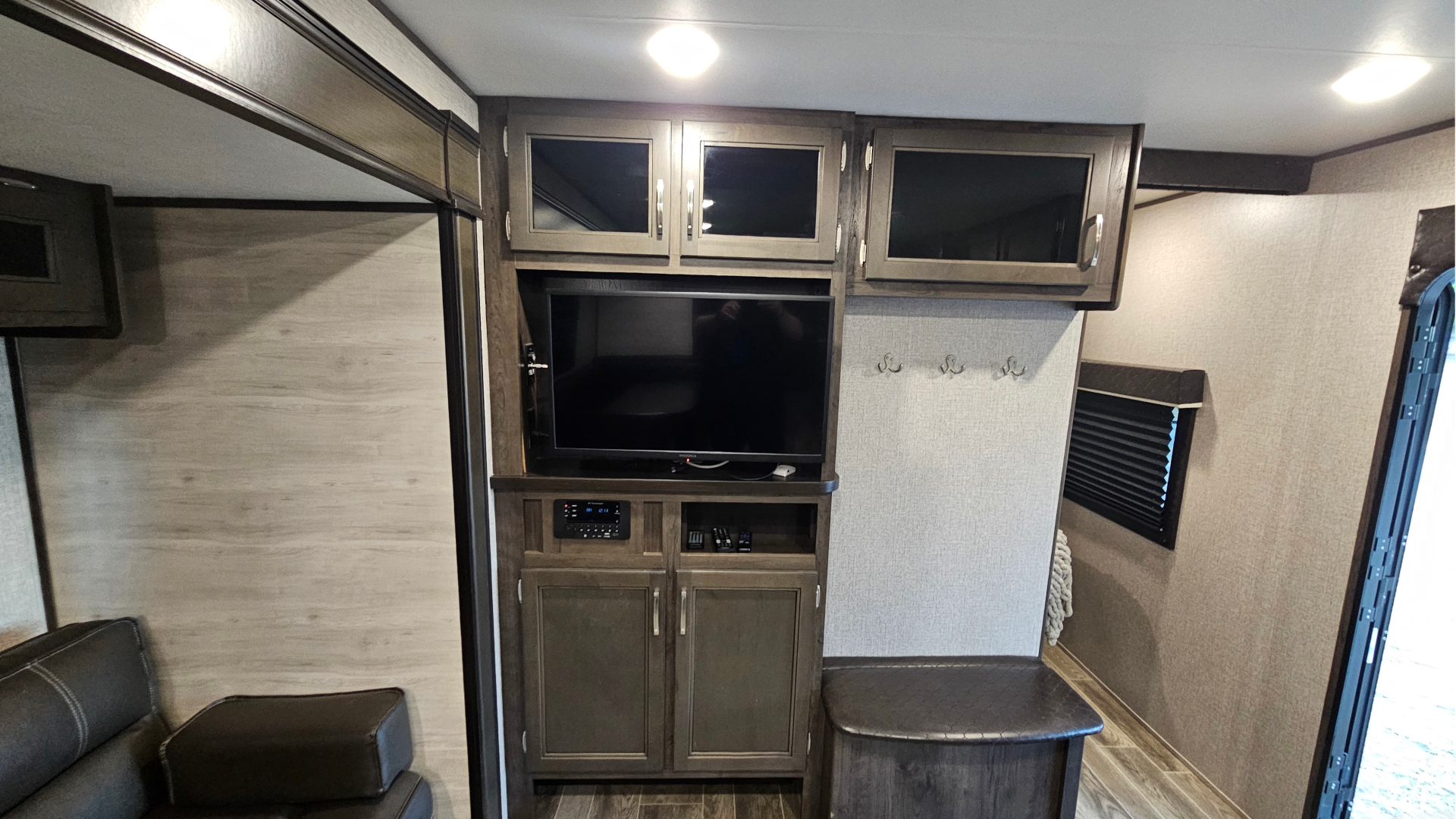 12. Entertainment.png