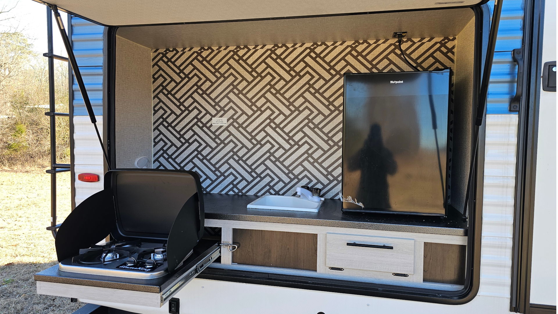 5. Outdoor Kitchen.png