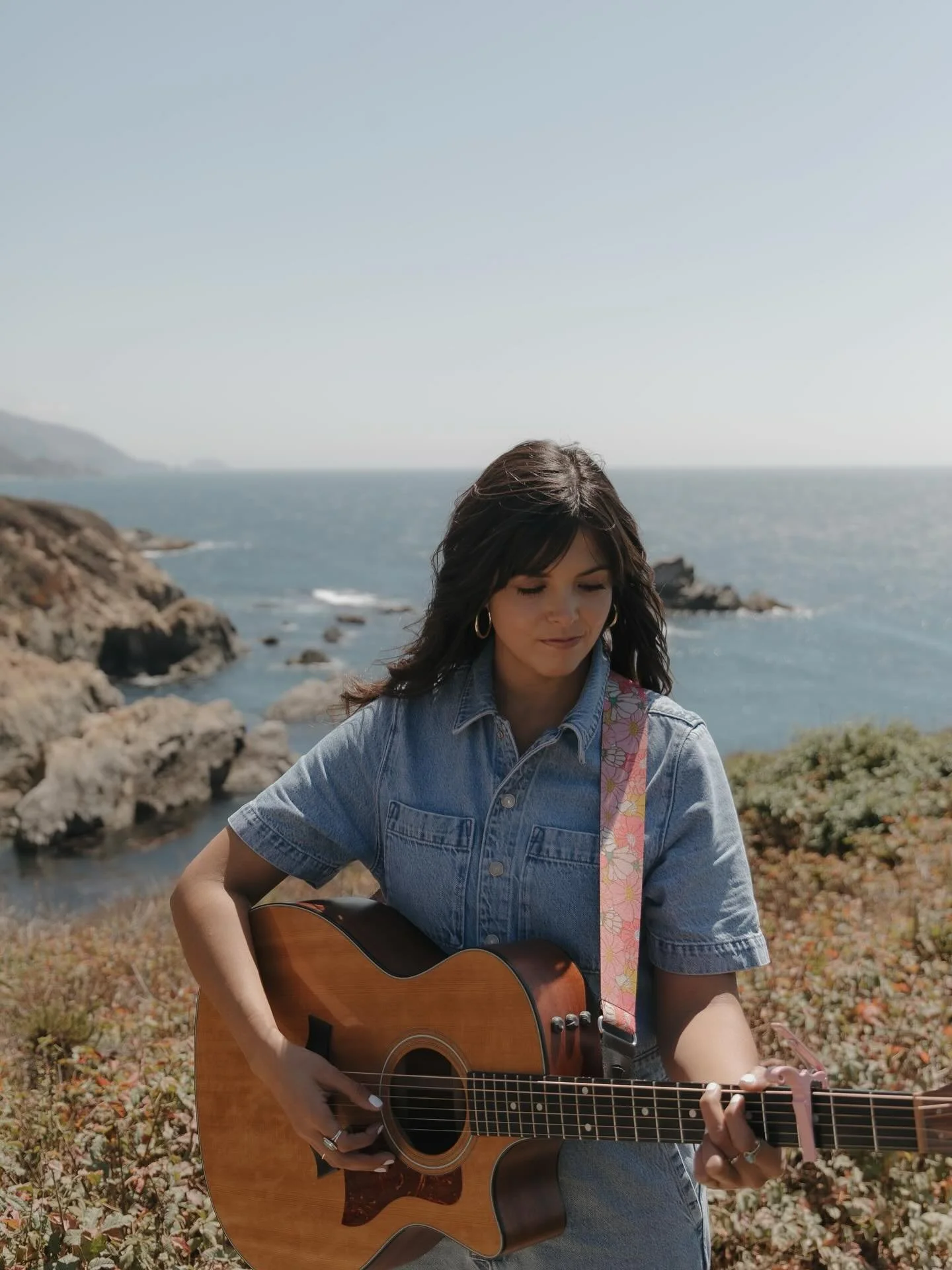 November 7th is the next First Friday!! @lauren_dls is the amazing artist that will be performing that night at 6pm here at the Abbey, we hope to see you there! 🌟