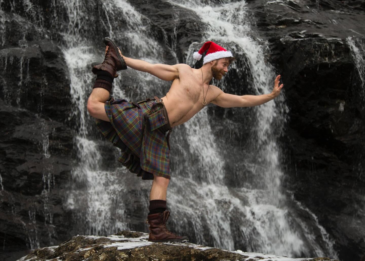 Merry Christmas from our house to yours!
.
.
.
#christmas #kilt #kiltedyoga 
📸 @ajwphotographyscotland