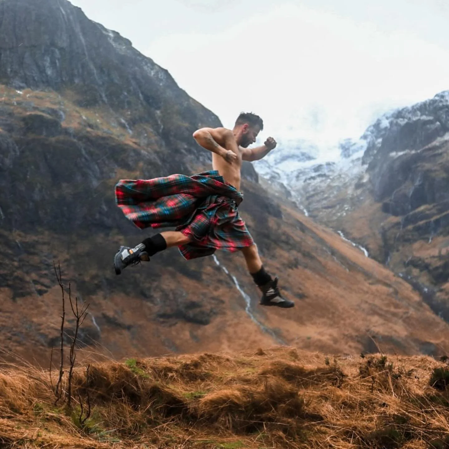 Happy Burns Day!
We will be driving down to the borders today, not far from where Burns hails from. I&rsquo;ll raise a glass you all tonight!
.
.
.
#burnsnight #kilt #kiltedyoga #scotland #scottish 
📸 @ajwphotographyscotland