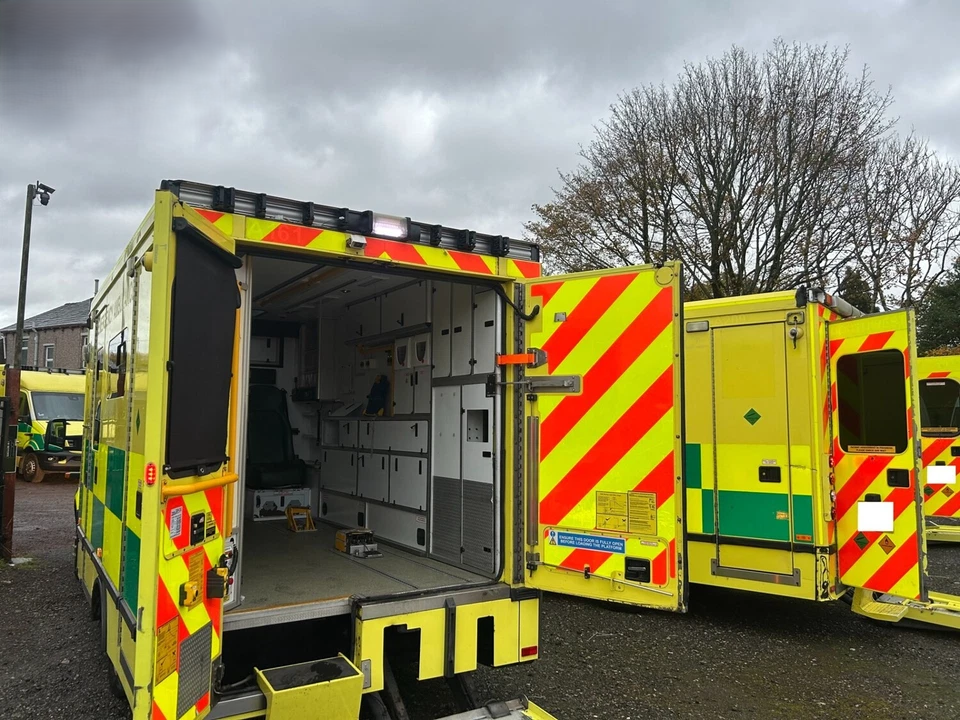 UK Ambulances 3.png