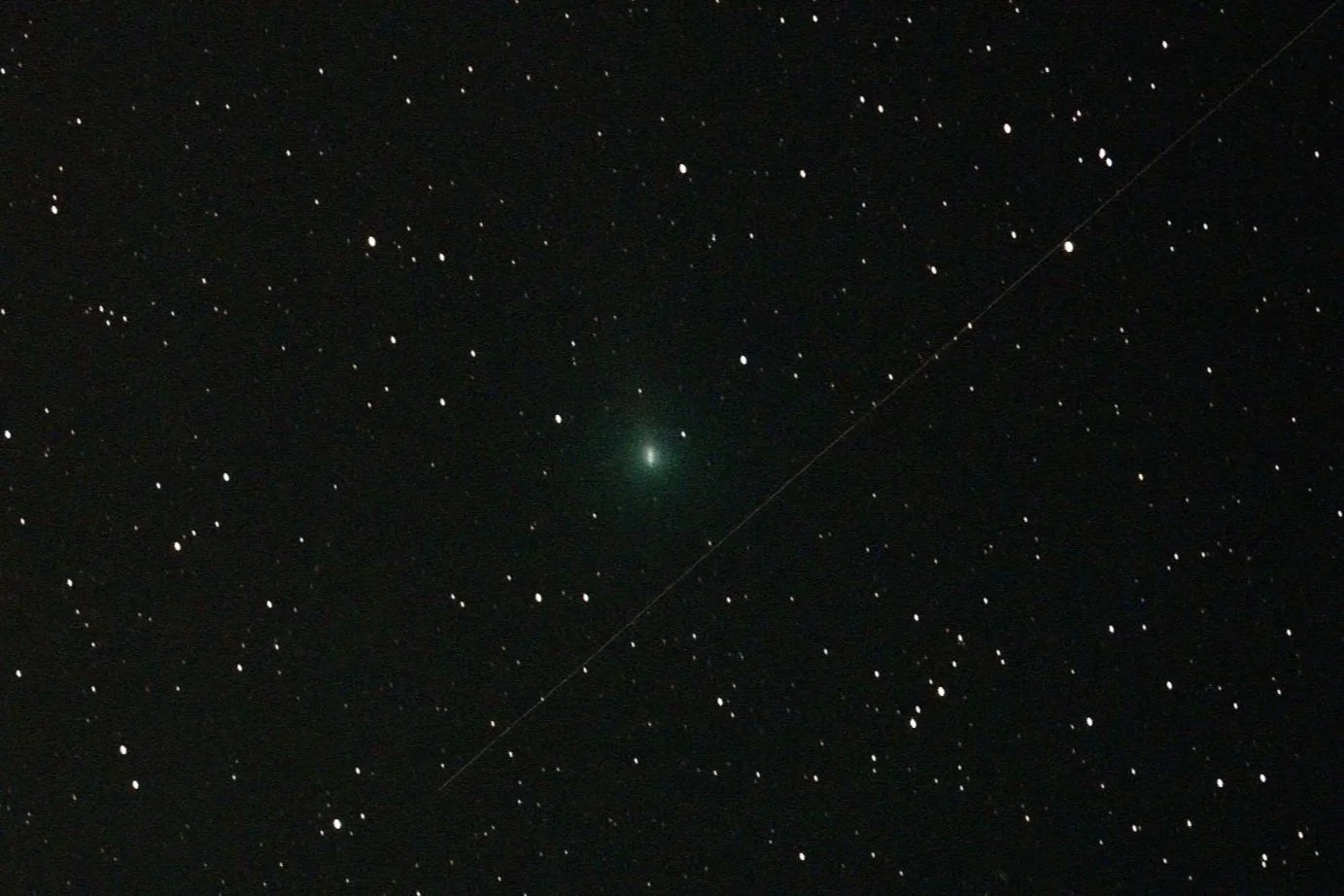 Comet C/2025 R2 (Swan)