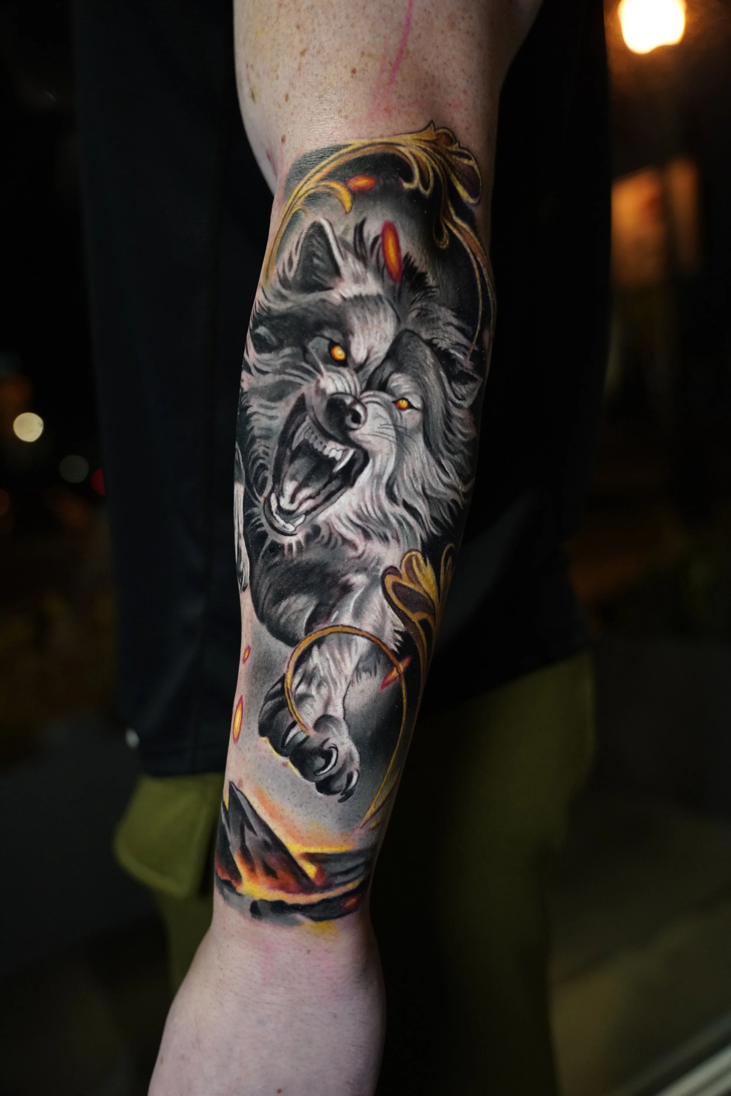 Realism forearm tattoo featuring a wolf design with high contrast and detailed textures.

Executed as part of a professional cover-up process, focusing on clean transitions, anatomical flow, and durability over time.
