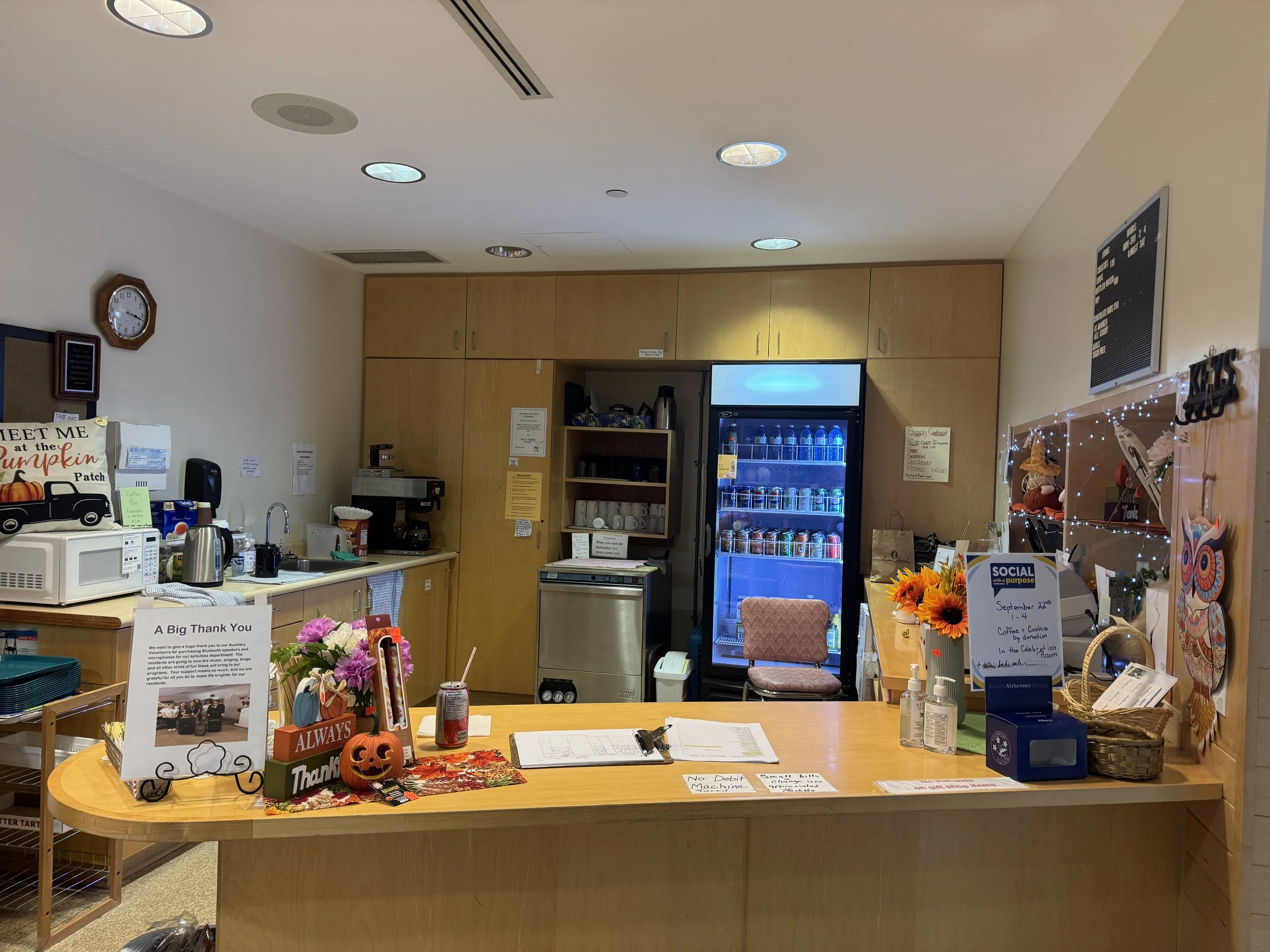 Tuck Shop: Families or Resident can also stop by for coffee, tea, pop or ice cream and enjoy quality time together in a comfortable, home-like setting.