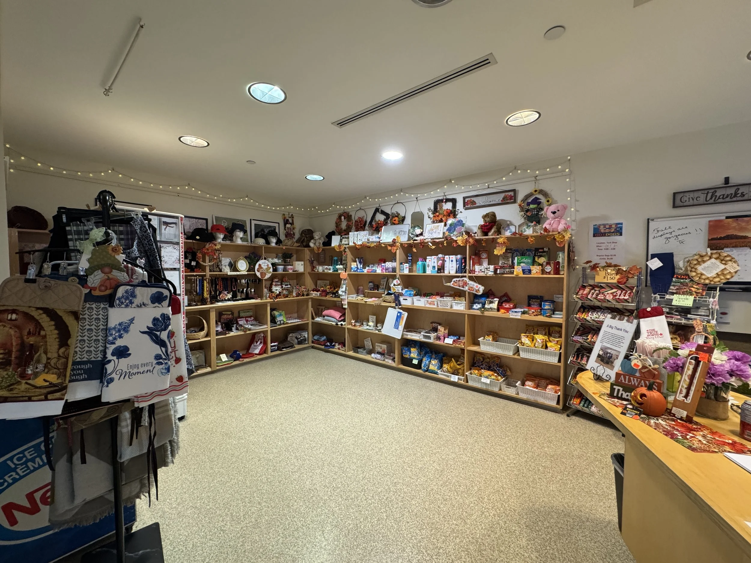 Tuck Shop: Offering a variety of sweet and salty treats, snacks, jewelry, small gifts, greeting cards, and everyday items. Residents can enjoy choosing something special for themselves or picking out a gift for a loved one. 