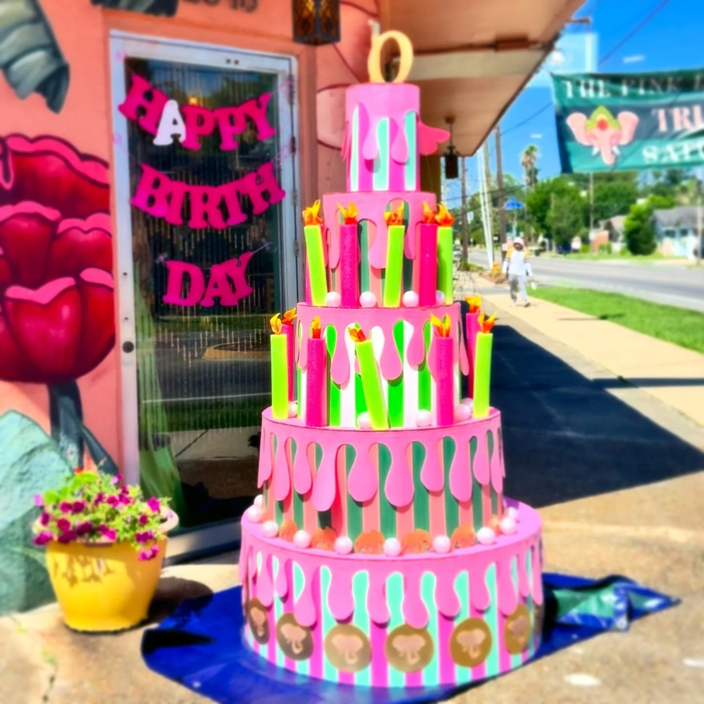 You&rsquo;re not going to believe it&hellip; but turns out it&rsquo;s the PERFECT day for a snoball 😈🥶

We&rsquo;re at The Pink Elephant&rsquo;s 10th birthday party at their store on Government Street. If you drive down Government street you&rsquo;