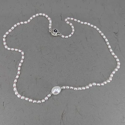 Pretty in Pink 🎶 :: pearl necklace