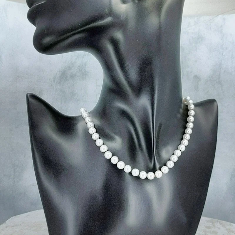 Contrast in Pearls :: short necklace 25120701-ContrastInPearls-05.jpg