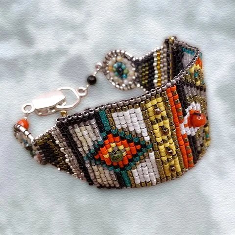 Adelanto : : big coral band bracelet