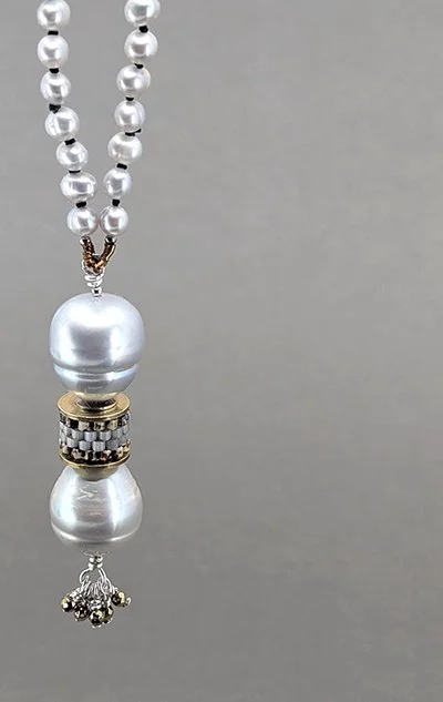 Pearl Staccato :: pearl necklace PXL_20251221_221651845.jpg