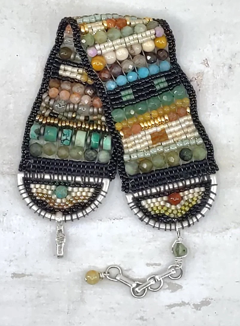 Saguaro Spring : : gemstone band pendant