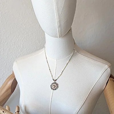 26010201 on Mannequin 02.jpg