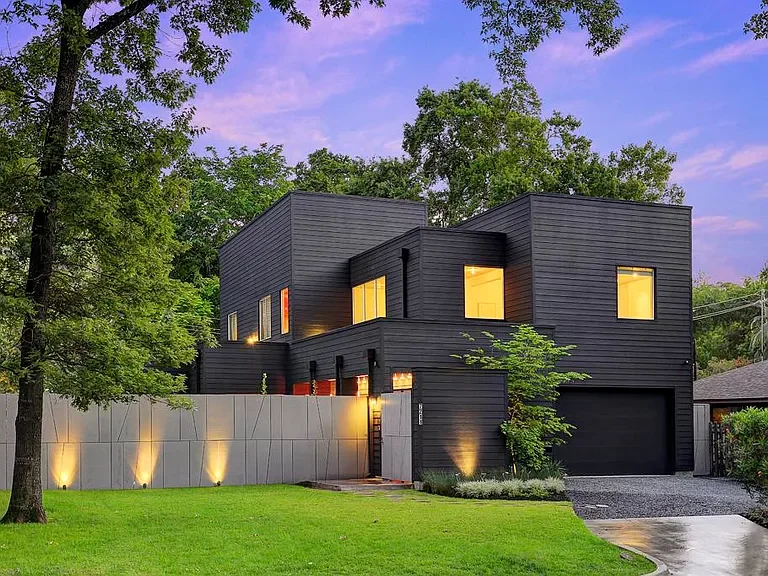 7211 Tickner St.webp