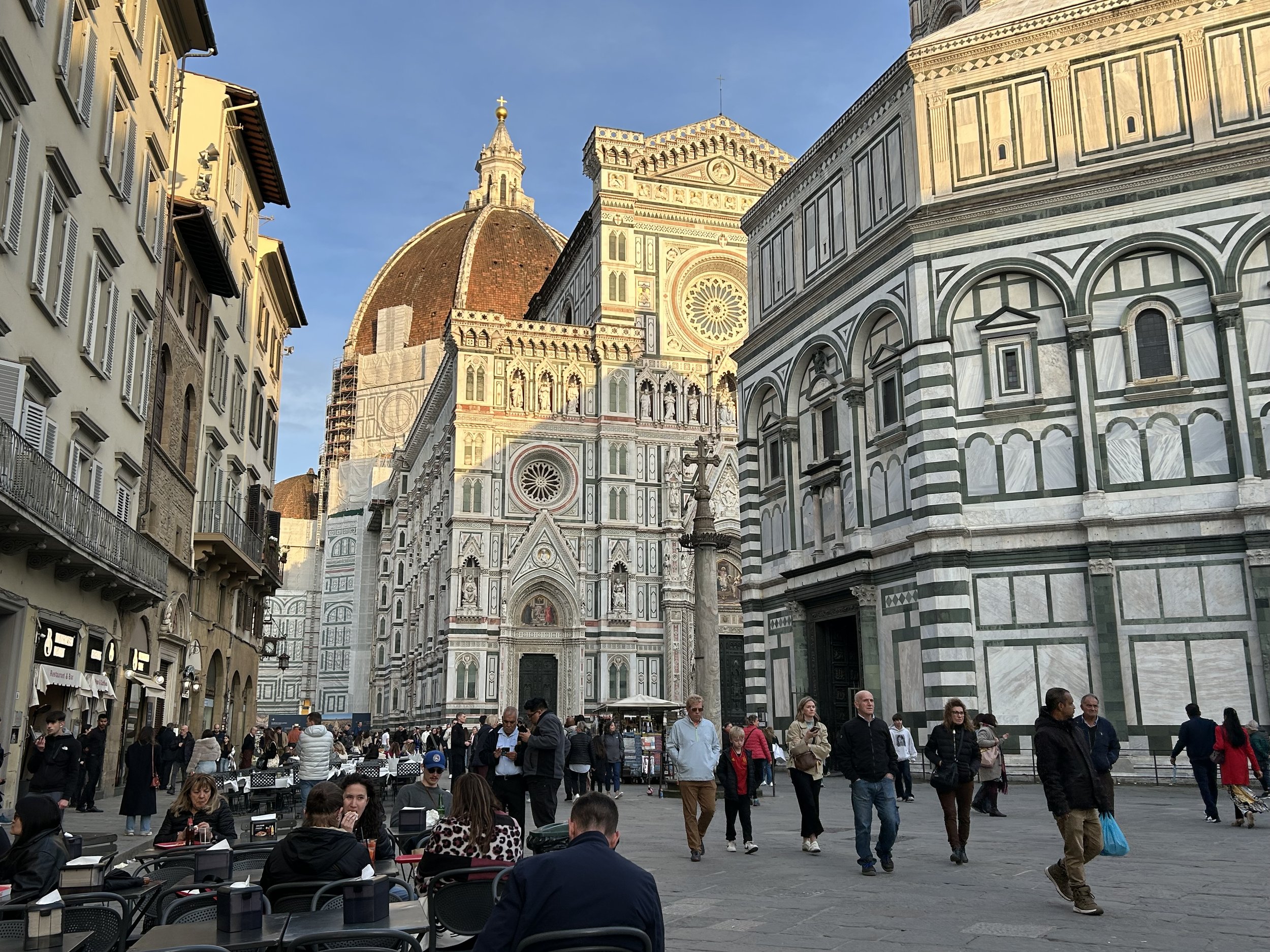 I began by capturing an image of the Duomo, ensuring that the dome was fully pictured.