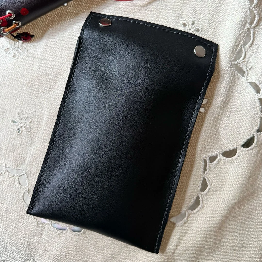black pencil case_0000s_0000_IMG_2851.jpg