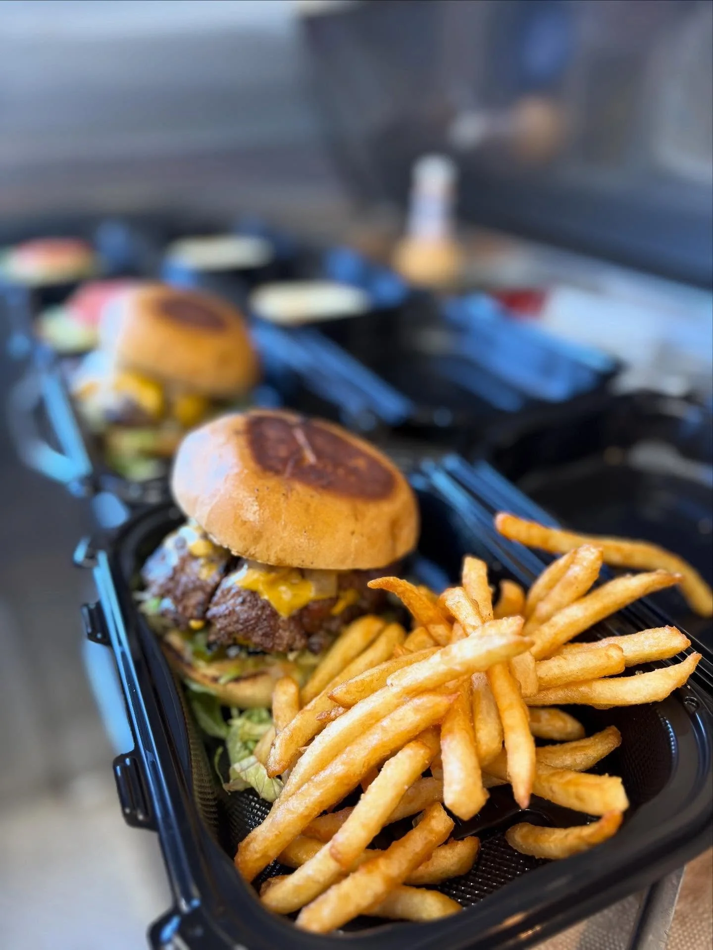 Who&rsquo;s Hungry? #foodtruck #smashburgers