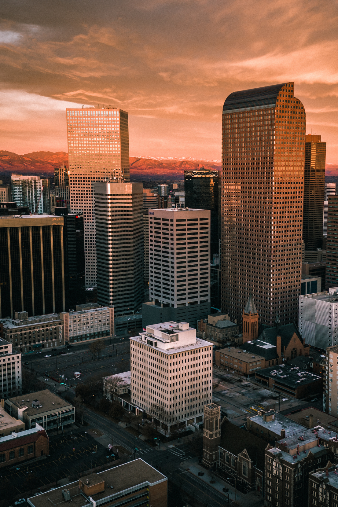 Cityscape photo at dawn or dusk