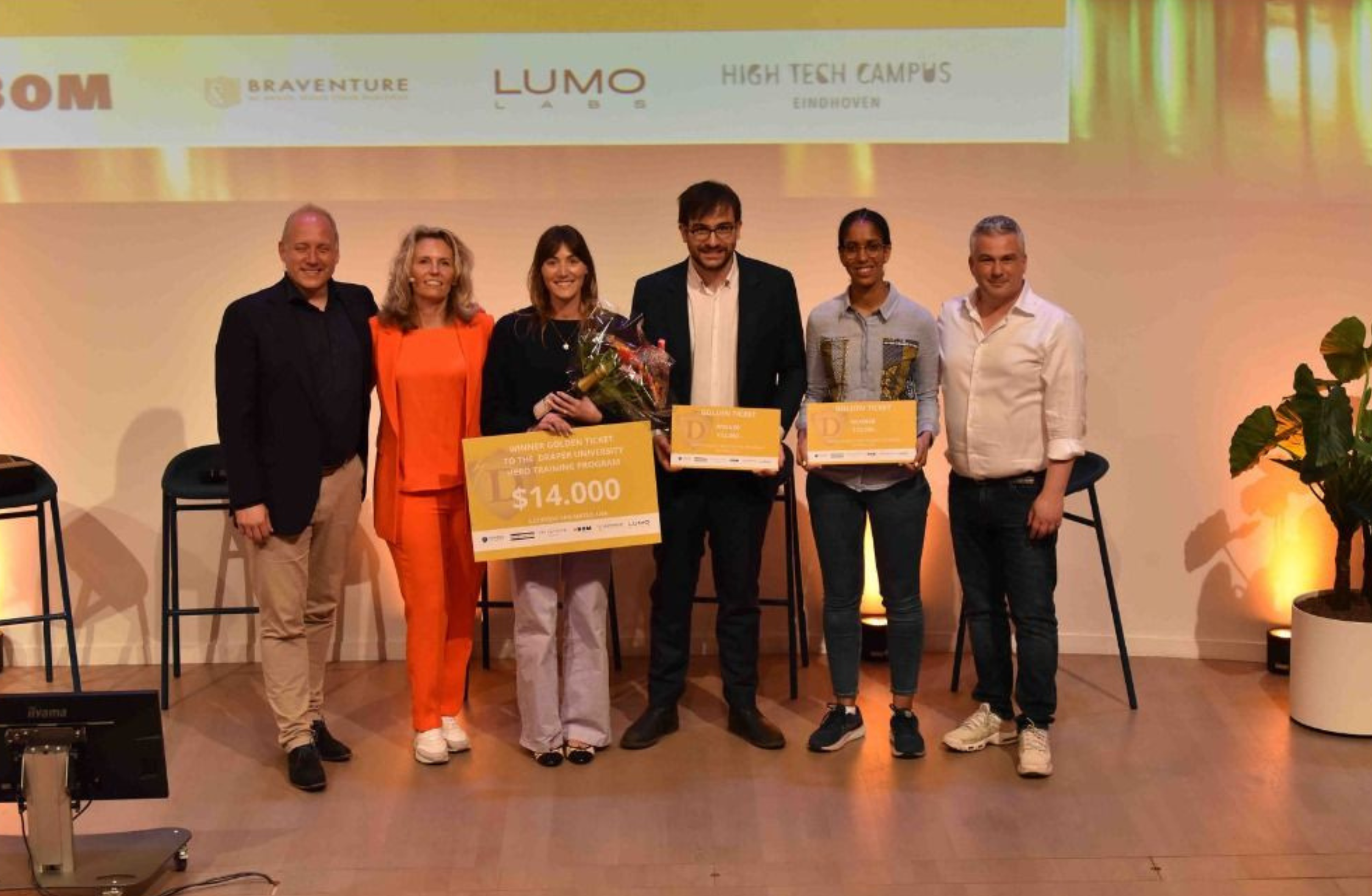 Group photo of Lumo Labs pitch competition awardees