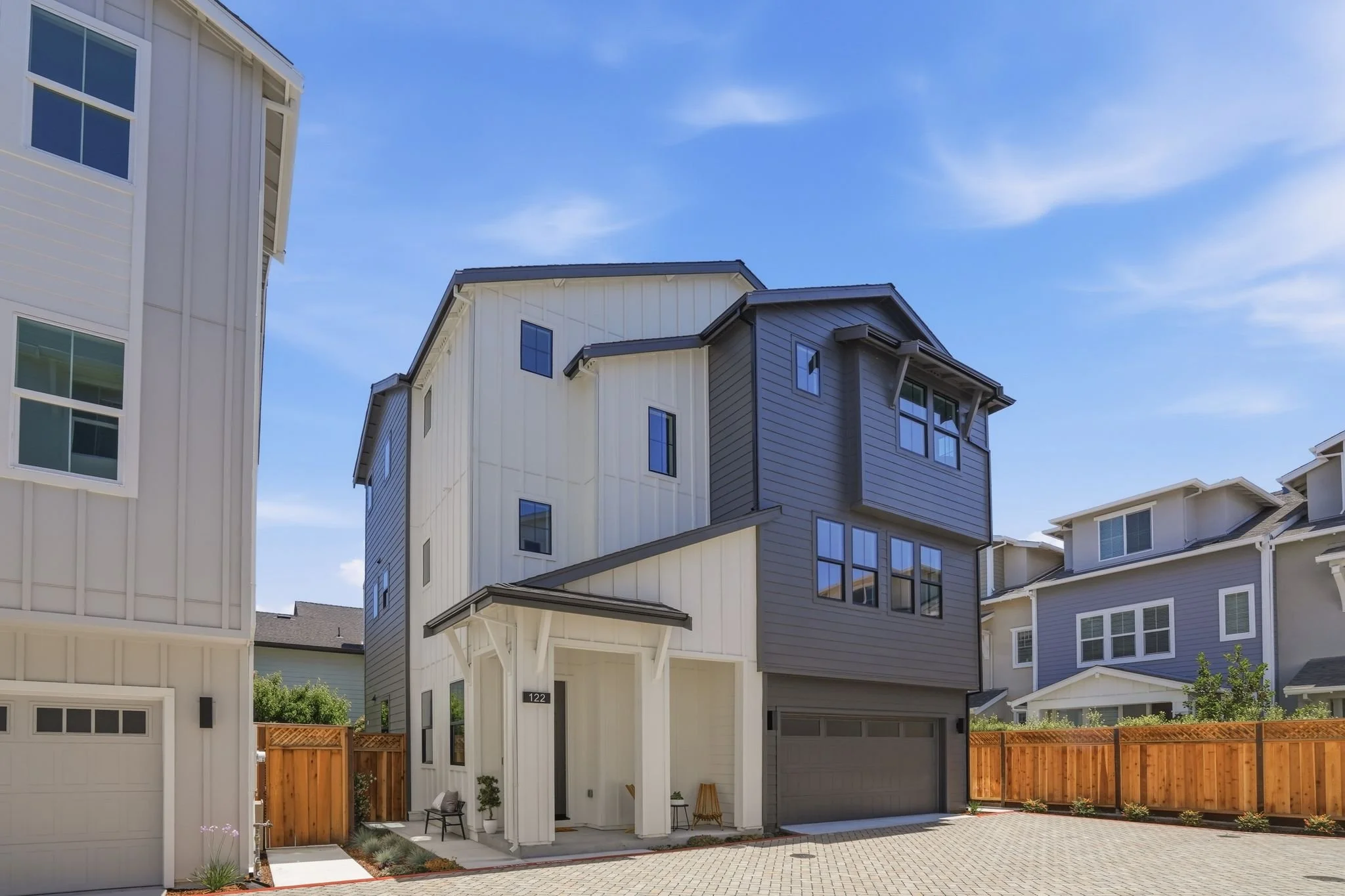 122 Sunnyside Ave-1.jpg